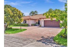 5600 Knighthurst Way, Davie, FL 33331, Sold 07/31/24