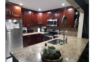 6195 Rock Island Rd APT 305, Tamarac, FL 33319, Sold 09/05/24