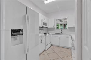 5600 NW 114th Pl APT 209, Doral, FL 33178, Sold 07/12/24