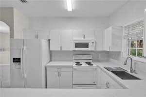 5600 NW 114th Pl APT 209, Doral, FL 33178, Sold 07/12/24