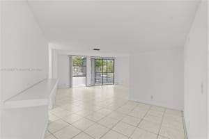 20500 W Country Club Dr APT 202, Aventura, FL 33180, Sold 06/27/24