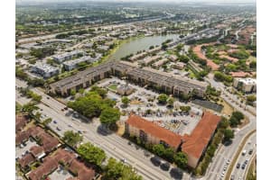 17000 NW 67th Ave APT 101, Hialeah, FL 33015, Sold 02/05/25