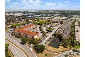 17000 NW 67th Ave APT 101, Hialeah, FL 33015, Sold 02/05/25