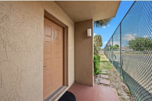 17000 NW 67th Ave APT 101, Hialeah, FL 33015, Sold 02/05/25