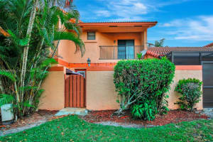 11273 SW 11th St, Pembroke Pines, FL 33025, Sold 09/19/24