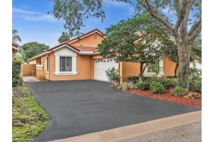 285 NW 100th Ave, Plantation, FL 33324, Sold 08/15/24
