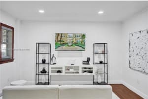 536 14th St APT 110, Miami Beach, FL 33139, Sold 10/17/24