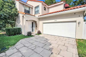 3990 Hyde Park Cir, Hollywood, FL 33021, Sold 11/15/24