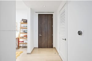 68 SE 6th St Apt 1909, Miami, FL 33131, Sold 08/16/24