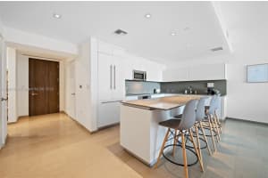 68 SE 6th St Apt 1909, Miami, FL 33131, Sold 08/16/24
