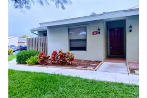 33 Meadows Dr, Boynton Beach, FL 33436, Sold 08/14/24