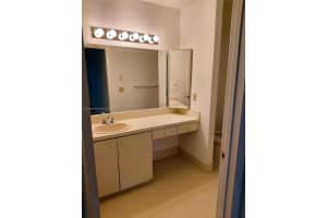 33 Meadows Dr, Boynton Beach, FL 33436, Sold 08/14/24