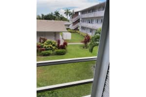 700 Layne Blvd APT 215, Hallandale Beach, FL 33009, Sold 01/27/25
