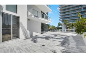 801 South Pointe Dr APT 204, Miami Beach, FL 33139, Sold 12/20/24