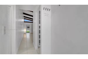 304 Briarwood Cir #4-15, Hollywood, FL 33024, Sold 07/24/24