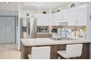 104 SW 9th St APT 1001, Miami, FL 33130, Sold 08/09/24