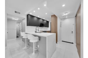 20379 W Country Club Dr APT 739, Aventura, FL 33180, Sold 07/03/24