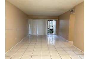 9260 Fontainebleau Blvd APT 104, Miami, FL 33172, Sold 09/06/24