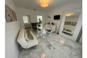 922 Jefferson Ave APT 11, Miami Beach, FL 33139, Sold 08/28/24