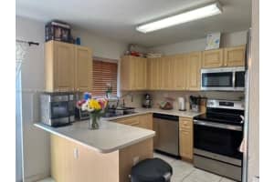17314 NW 74th Ave APT 102, Hialeah, FL 33015, Sold 08/07/24