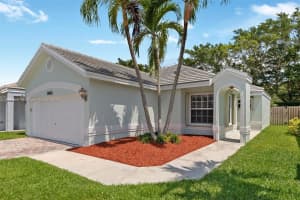Lake Park Cir N, Davie, FL 33328, Sold 09/10/24