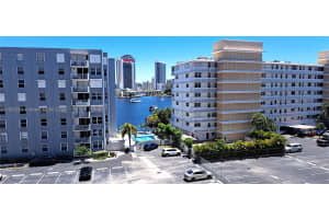 427 Golden Isles Dr APT 5H, Hallandale Beach, FL 33009, - MLS#A11593223