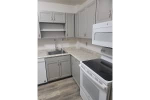 300 Berkley Rd APT 304, Hollywood, FL 33024, Sold 07/29/24
