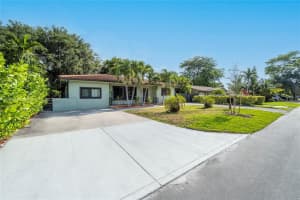 717 NE 162nd St, Miami, FL 33162, Sold 12/06/24