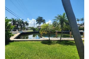 536 Hibiscus Dr Hallandale Beach, FL 33009 - MLS#A11593566