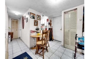 8095 NW 8th St APT 103, Miami, FL 33126, Sold 10/12/24
