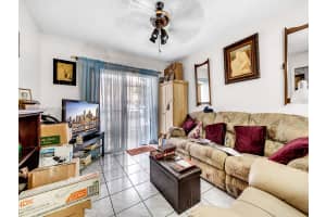 8095 NW 8th St APT 103, Miami, FL 33126, Sold 10/12/24