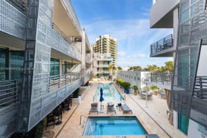 1437 Collins Ave 327, Miami Beach