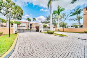 6831 SW 44th St APT 305, Miami, FL 33155, Sold 09/11/24