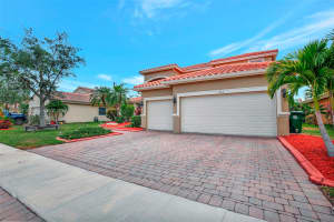 753 SW 190th Ave, Pembroke Pines, FL 33029, Sold 07/18/24