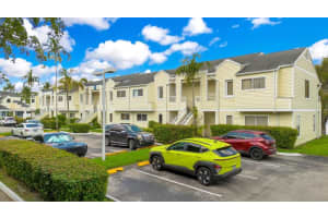 3477 NW 44th St APT 105, Lauderdale Lakes, FL 33309, Sold 08/05/24