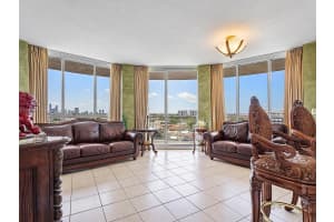 1 Glen Royal Pkwy APT 802, Miami, FL 33125, Sold 10/01/24