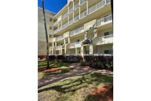 10710 NW 66th St APT 104, Doral, FL 33178, Sold 10/22/24