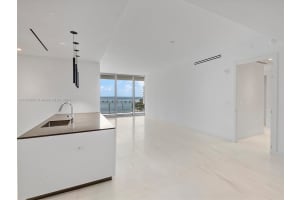300 Biscayne Blvd Way #702, Miami, FL 33131, Sold 10/04/24