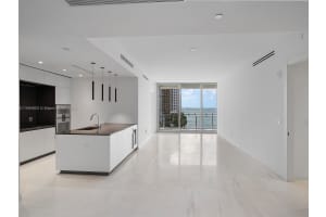 300 Biscayne Blvd Way #702, Miami, FL 33131, Sold 10/04/24