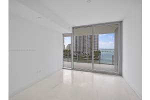 300 Biscayne Blvd Way #702, Miami, FL 33131, Sold 10/04/24