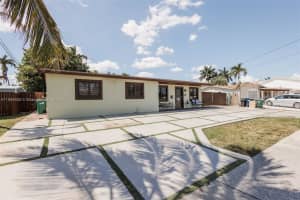 7930 NW 185th St, Hialeah, FL 33015, Sold 10/28/24