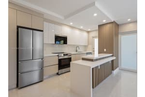 2430 NE 135th St APT 201, North Miami, FL 33181, Sold 01/17/25