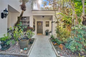 2824 Chapel Hill Ct, Davie, FL 33328, Sold 07/24/24