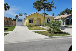 488 SE 4th St, Hialeah, FL 33010, Sold 11/14/24