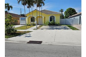 488 SE 4th St, Hialeah, FL 33010, Sold 11/14/24
