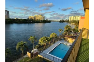 5249 NW 7th St APT 408, Miami, FL 33126, Sold 08/09/24