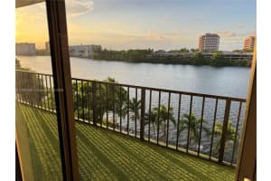 5249 NW 7th St APT 408, Miami, FL 33126, Sold 08/09/24