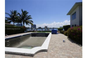 2250 Bay Dr APT 10, Miami Beach, FL 33141, Sold 10/28/24
