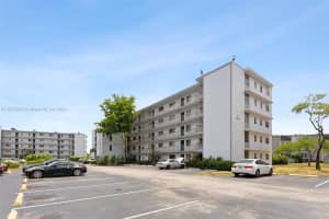 8610 N Sherman Cir APT 202, Miramar, FL 33025, Sold 10/04/24