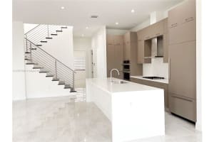 8086 NW 43rd St, Doral, FL 33166, Sold 09/03/24